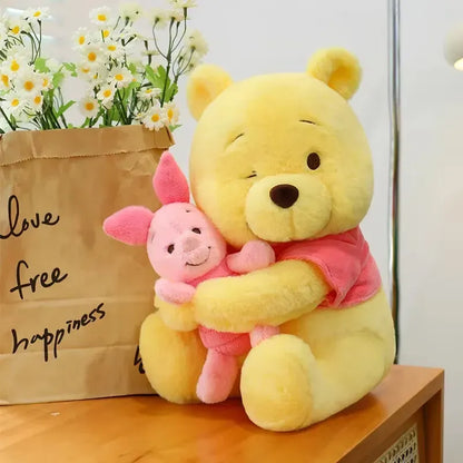 Peluche Winnie The Pooh Guiñando El Ojo Con Piglet 25 cm