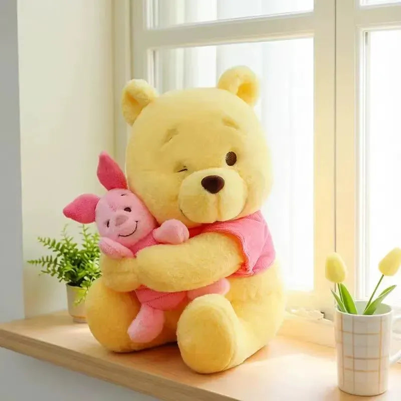 Peluche Winnie The Pooh Guiñando El Ojo Con Piglet 25 cm